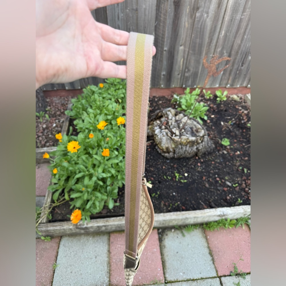 Gucci Messenger Bag with COA and dust bag. - Picture 6 of 12